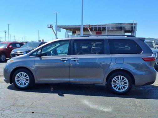 2017 Toyota Sienna L