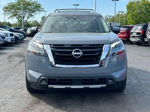 Boulder Gray Pearl 2023 Nissan Pathfinder Platinum 4WD