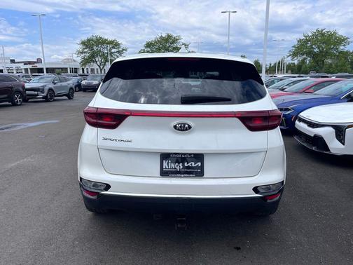 Snow White Pearl 2022 Kia Sportage LX