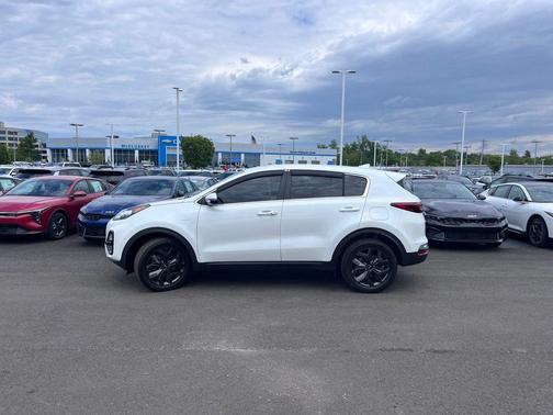 Snow White Pearl 2022 Kia Sportage LX