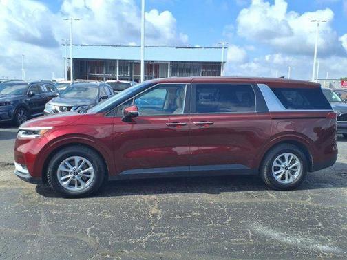 2024 Kia Carnival LX