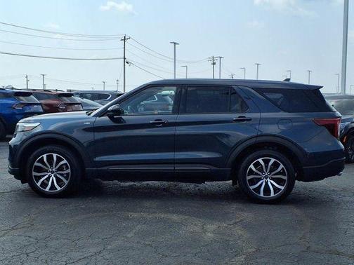 2022 Ford Explorer ST-Line