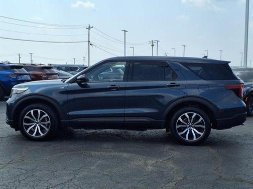 2022 Ford Explorer ST-Line