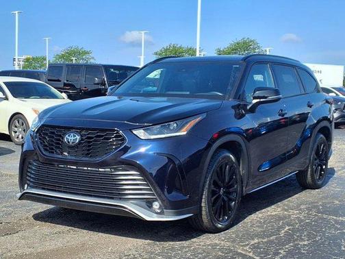 2024 Toyota Highlander LE