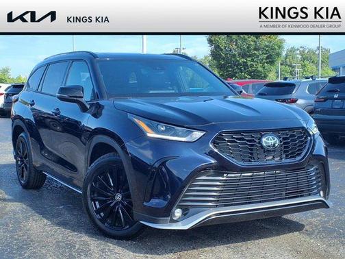 2024 Toyota Highlander LE