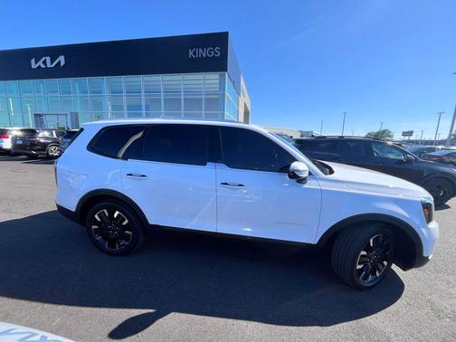 Glacial White Pearl 2023 Kia Telluride SX Prestige