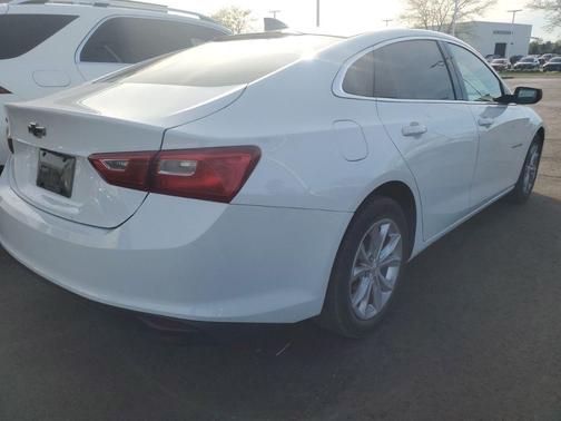 Summit White 2022 Chevrolet Malibu 1LS