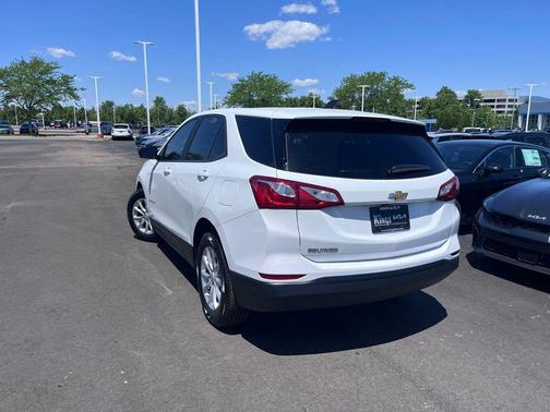 Summit White 2020 Chevrolet Equinox LS