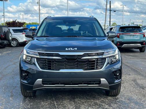 Gravity Gray 2024 Kia Seltos EX