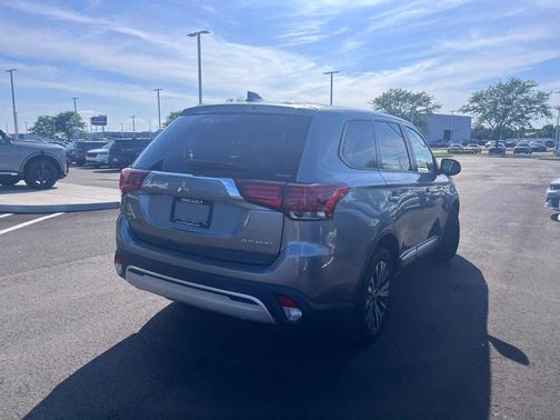 Alloy Silver Metallic 2019 Mitsubishi Outlander ES