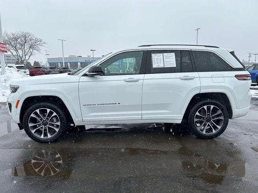 2022 Jeep Grand Cherokee Overland