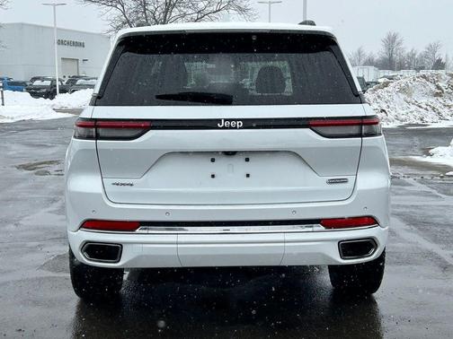 2022 Jeep Grand Cherokee Overland