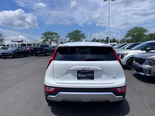 Snow White Pearl 2023 Kia Niro Plug-In Hybrid EX