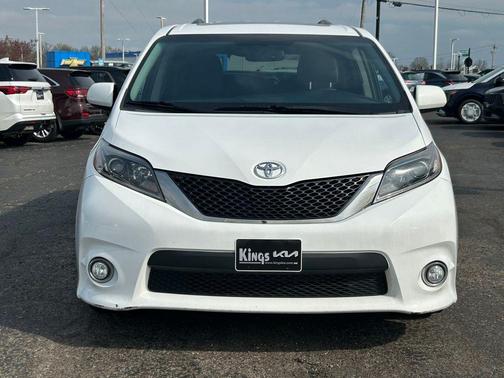 2017 Toyota Sienna SE Premium