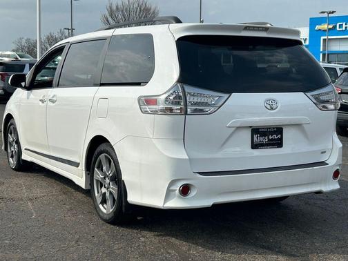 2017 Toyota Sienna SE Premium