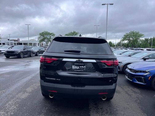 Mosaic Black Metallic 2023 Chevrolet Traverse LT Leather