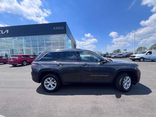 Baltic Gray Metallic Clearcoat 2023 Jeep Grand Cherokee Limited