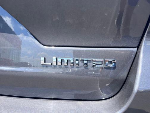 Baltic Gray Metallic Clearcoat 2023 Jeep Grand Cherokee Limited