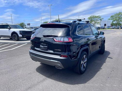 Diamond Black Crystal Pearlcoat 2019 Jeep Cherokee Limited