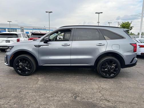 Everlasting Silver 2023 Kia Sorento SX