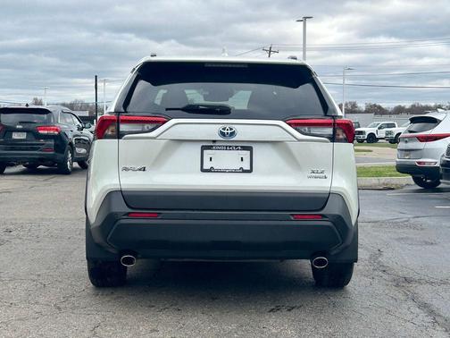2021 Toyota RAV4 Hybrid XLE Premium