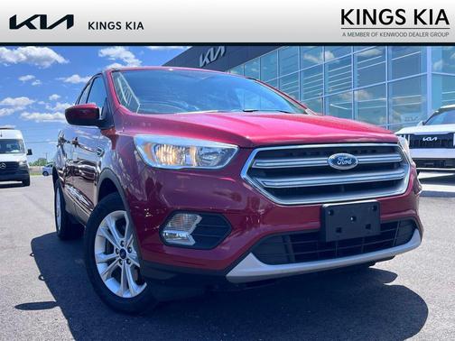Ruby Red Metallic 2017 Ford Escape SE