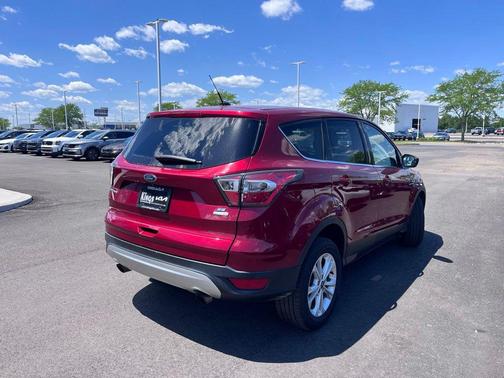 Ruby Red Metallic 2017 Ford Escape SE