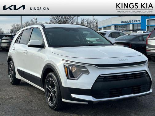 Snow White Pearl 2023 Kia Niro EX