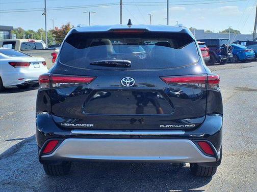 2022 Toyota Highlander Platinum