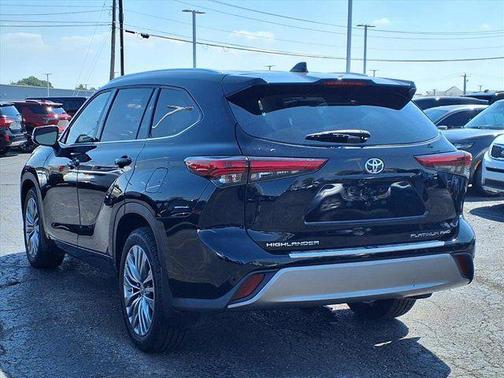 2022 Toyota Highlander Platinum