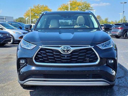 2022 Toyota Highlander Platinum