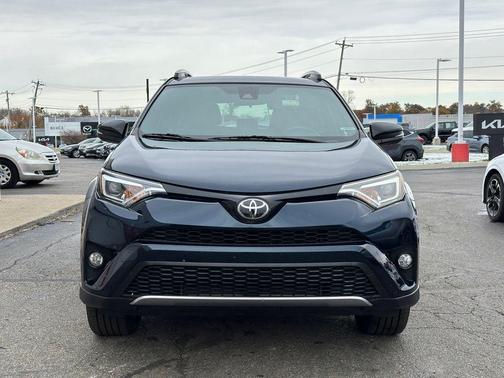 2017 Toyota RAV4 SE