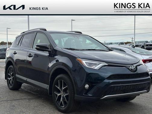 2017 Toyota RAV4 SE