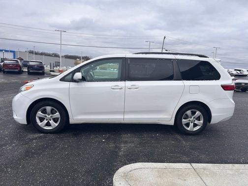 2016 Toyota Sienna SE