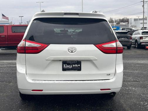 2016 Toyota Sienna SE
