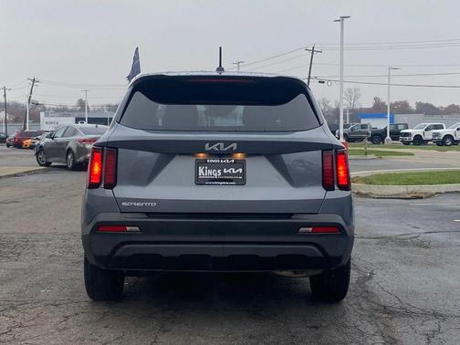 2023 Kia Sorento LX