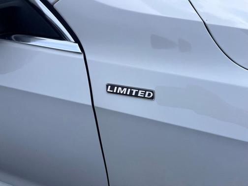Candy White 2015 Volkswagen Passat 1.8T Limited Edition