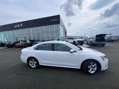 Candy White 2015 Volkswagen Passat 1.8T Limited Edition