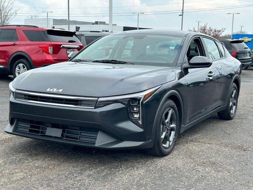 Interstellar Gray 2025 Kia K4 LXS