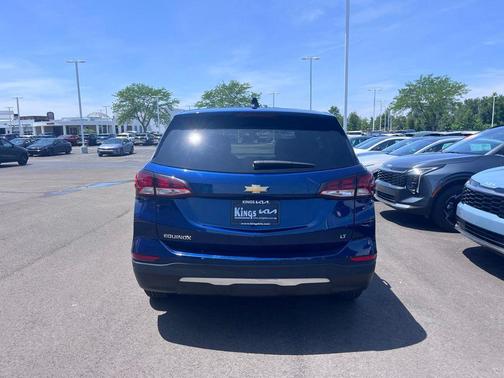 Blue Glow Metallic 2022 Chevrolet Equinox 1LT