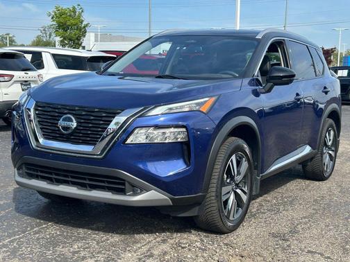 Caspian Blue Metallic/Super Black 2021 Nissan Rogue SL