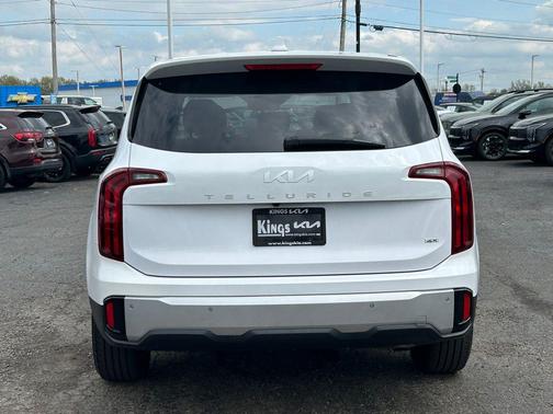 Glacial White Pearl 2023 Kia Telluride LX