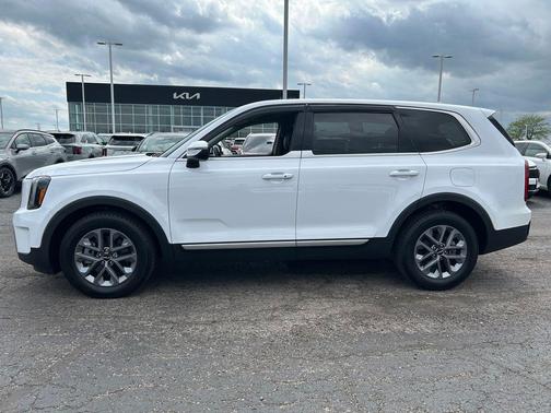 Glacial White Pearl 2023 Kia Telluride LX