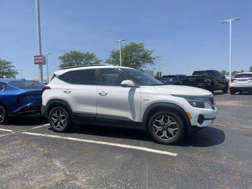 2023 Kia Seltos EX