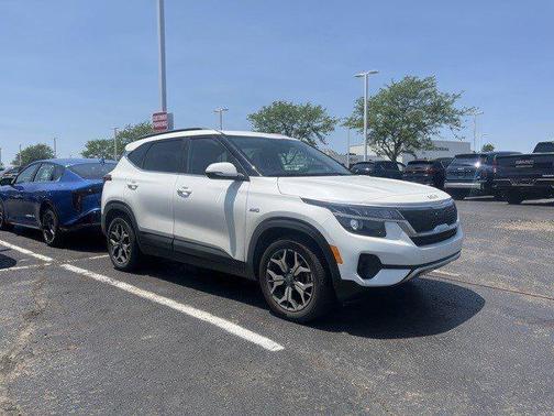 2023 Kia Seltos EX