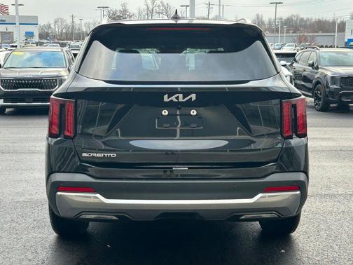 2024 Kia Sorento S