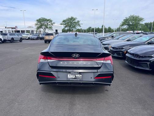 Abyss Black 2024 Hyundai ELANTRA Limited