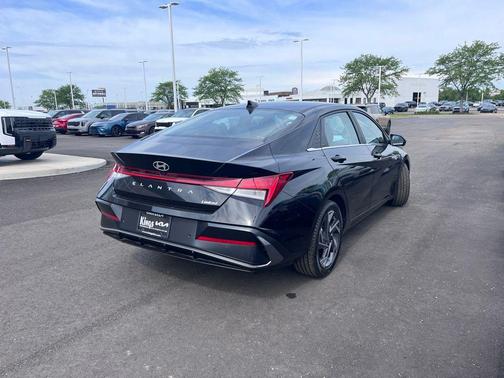 Abyss Black 2024 Hyundai ELANTRA Limited