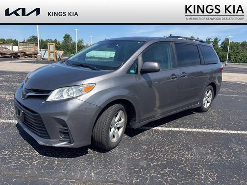 Predawn Gray Mica 2018 Toyota Sienna LE