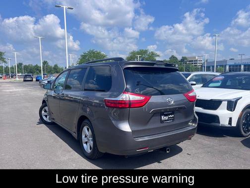 Predawn Gray Mica 2018 Toyota Sienna LE